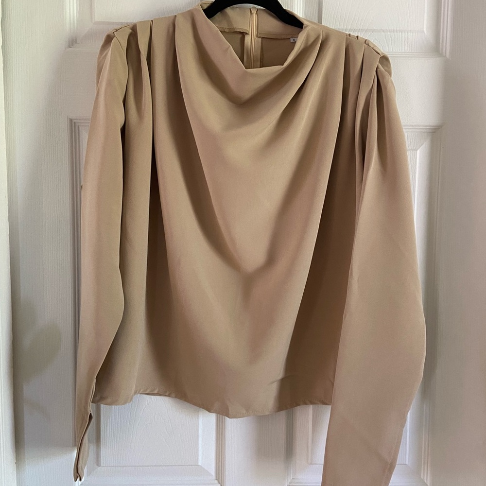 ✨2/$20✨ NWOT Artsy and Elegant Beige Women's Top